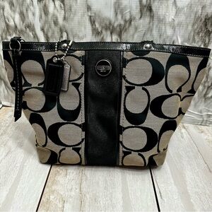 Coach Black and Cream Signature Tote Patent Leather Handles Trim Y2K  Classic